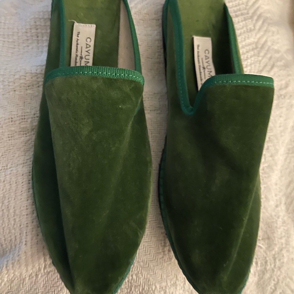 CAYUMAS Emerald Green Women's Flat Size 37 (US 6.5) - Handmade in Italy - Rare